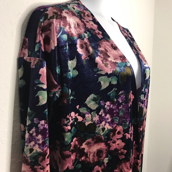 Velvet Cardigan/ Robe - Picture 3 of 7